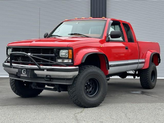 シボレー シボレーＫ－１５００ ベースグレード　１９９５ｙモデル　新車並行　４ＷＤ　シャイアンフェイス　６人乗り　プロコンプ製リフトアップキット　オーバーフェンダー　アメリカンレーシング製１５インチＡＷ　社外マフラー