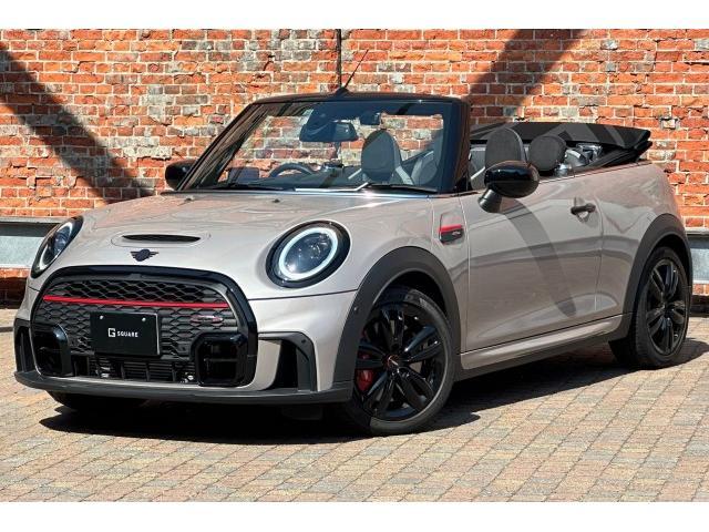 ＭＩＮＩ ＪＣＷ　コンバーチブルプレミアム＋Ｐ　ＪＣＷトリム　ＡＣＣ／純正ナビ／ＡｐｐｌｅＣａｒＰｌａｙ／シートヒータ／衝突軽減ブレーキ／前車接近警告／バックカメラ／ＥＴＣ／パーキングアシスト／ＬＥＤヘッドライト／純正１８インチホイール／ヘッドアップディスプレイ（1枚目）