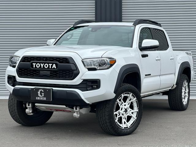 ダブルキャブ　ＴＲＤオフロード　２０２０ｙモデル　新車並行　４ＷＤ　ワンオーナー　ＴＲＤオフロードＰＫＧ　ブラックレザー　電動サンルーフ　ＡｐｐｌｅＣａｒＰｌａｙ＆ＡｎｄｒｏｉｄＡｕｔｏ　ＫＭＣ製２０インチＡＷ　リフトアップ