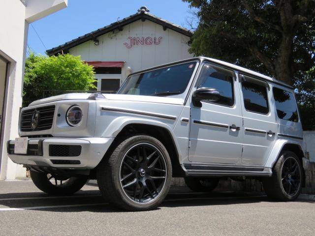 　ディーラー車　右ハンドル　ＡＭＧライン　ＡＭＧ２２インチＡＷ　レザーシート　シートヒーター　パワーシート　ＬＥＤヘッドライト　サイドバイザー　レッドシートベルト　ブラックアウト　ナビ　３６０度カメラ