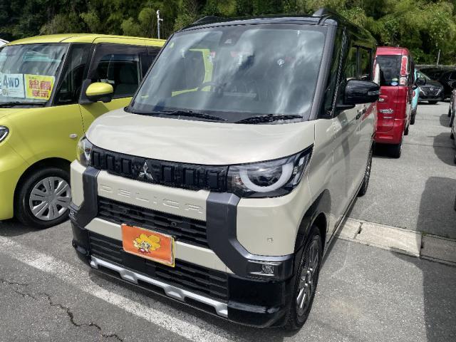 三菱 デリカミニ 　Ｇ　プレミアム　４ＷＤ