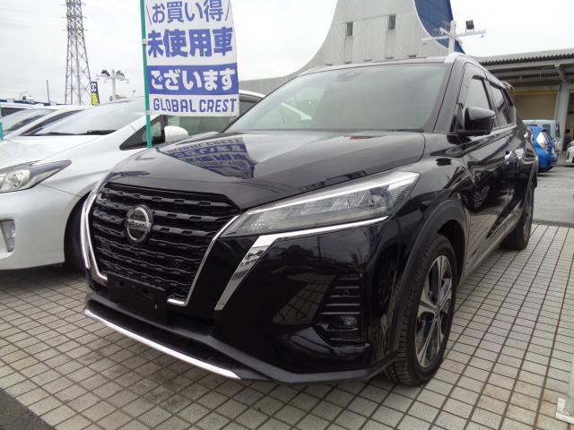 キックス Ｘ　ツートーンインテリアエディション　オートクルーズ　エマージェンシーＢ　アラウンドモニター　ＬＥＤ　シートヒーター　オートライト　カーナビ　エアコン　スマートキー　ＥＴＣ　メモリーナビ　ＡＷ　キーレス　ＡＢＳ　パワーウィンドウ（1枚目）