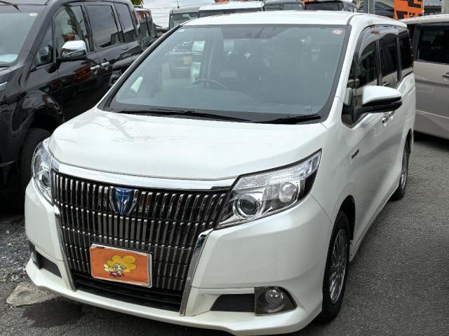 エスクァイア(トヨタ) ハイブリッドＧｉ　ＥＴＣ　アルミホイール　スマートキー　オートクルーズコントロール　両側電動スライドドア　シートヒーター　バックカメラ　後席モニター 中古車画像