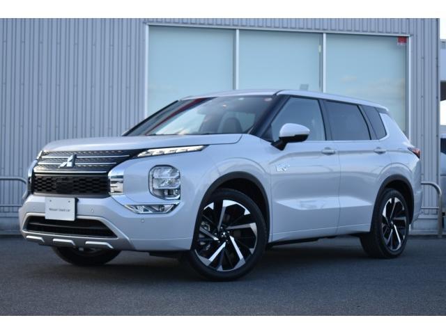 アウトランダーＰＨＥＶ(三菱) Ｐ　１オナ　純９ナビ　ＴＶ　ＢＯＳＥ　ＥＴＣ２．０　前後ドラレコ　マイパイ　アラモニ　ワイヤレス充電　パワーシート　本革シート　シート／ハンドルヒーター　オートバックドア　ＬＥＤヘッド　　コーナーセンサー 中古車画像