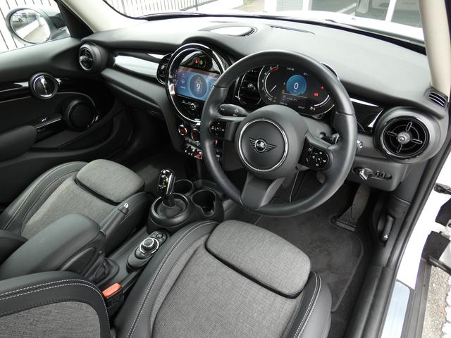 ＭＩＮＩ クーパーＤ　クラシック・トリム　正規認定中古車　保証整備付　ＥＴＣ　バックカメラ　衝突被害軽減ブレーキ　アイドリングストップ　障害物センサー　車線逸脱防止支援システム　クルーズコントロール　ＬＥＤヘッドライト（22枚目）