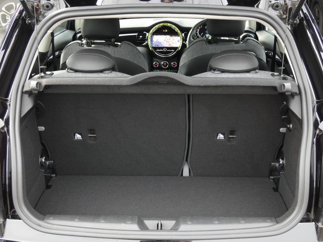 ＭＩＮＩ 　正規認定中古車　保証整備付　ナビ　ＥＴＣ　バックカメラ　衝突軽減ブレーキ　アイドリングストップ　障害物ソナー　レーンキープ　アクティブクルコン　ＬＥＤライト　純正ホイール（34枚目）