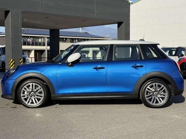 ＭＩＮＩ クーパーＣ　クラシック・トリム　ミニクーパーＣ５ドア・テストドライブカー・ナビ・ＥＴＣ・ＡＣＣ・シートヒーター・ステアリングヒーター（15枚目）