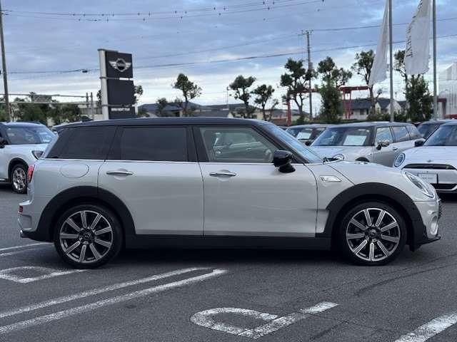 ＭＩＮＩ クーパーＳＤ　クラブマン　クラシック・トリム　正規認定中古車　ａｐｐｌｅｃａｒｐｌａｙ　ＥＴＣ　バックカメラ　　衝突軽減ブレーキ　アイドリングストップ　障害物ソナー　　　ＬＥＤライト　純正ホイール（8枚目）