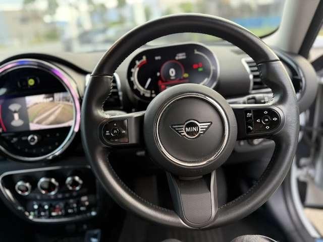 ＭＩＮＩ クーパーＳＤ　クラブマン　クラシック・トリム　正規認定中古車　ａｐｐｌｅｃａｒｐｌａｙ　ＥＴＣ　バックカメラ　　衝突軽減ブレーキ　アイドリングストップ　障害物ソナー　　　ＬＥＤライト　純正ホイール（17枚目）