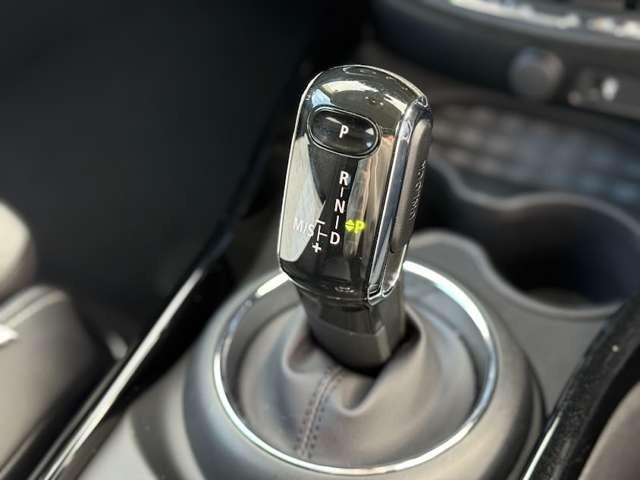 ＭＩＮＩ クーパーＳＤ　クラブマン　クラシック・トリム　正規認定中古車　ａｐｐｌｅｃａｒｐｌａｙ　ＥＴＣ　バックカメラ　　衝突軽減ブレーキ　アイドリングストップ　障害物ソナー　　　ＬＥＤライト　純正ホイール（26枚目）