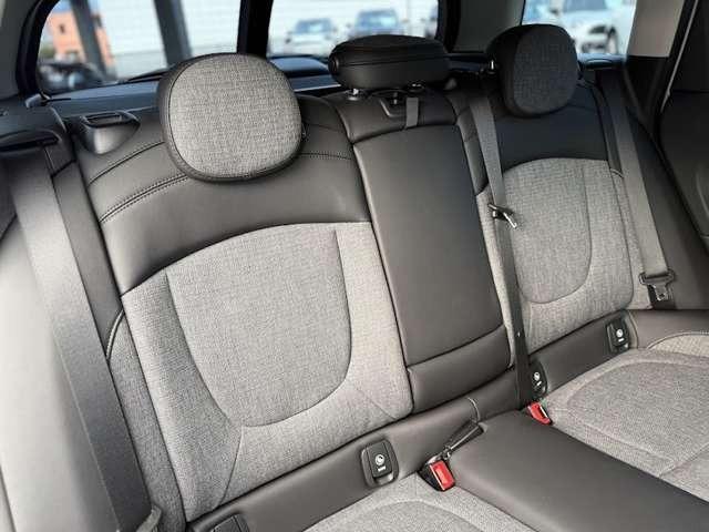 ＭＩＮＩ クーパーＳＤ　クラブマン　クラシック・トリム　正規認定中古車　ａｐｐｌｅｃａｒｐｌａｙ　ＥＴＣ　バックカメラ　　衝突軽減ブレーキ　アイドリングストップ　障害物ソナー　　　ＬＥＤライト　純正ホイール（29枚目）
