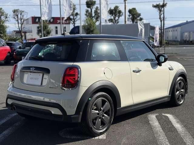 ＭＩＮＩ クーパー　クラシック・トリム　ミニクーパー３ドア・認定中古車・アップルカープレイ・シートヒーター・ＥＴＣ・１６インチ純正ホイール・クルーズコントロール（8枚目）
