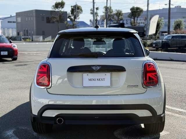 ＭＩＮＩ クーパー　クラシック・トリム　ミニクーパー３ドア・認定中古車・アップルカープレイ・シートヒーター・ＥＴＣ・１６インチ純正ホイール・クルーズコントロール（9枚目）