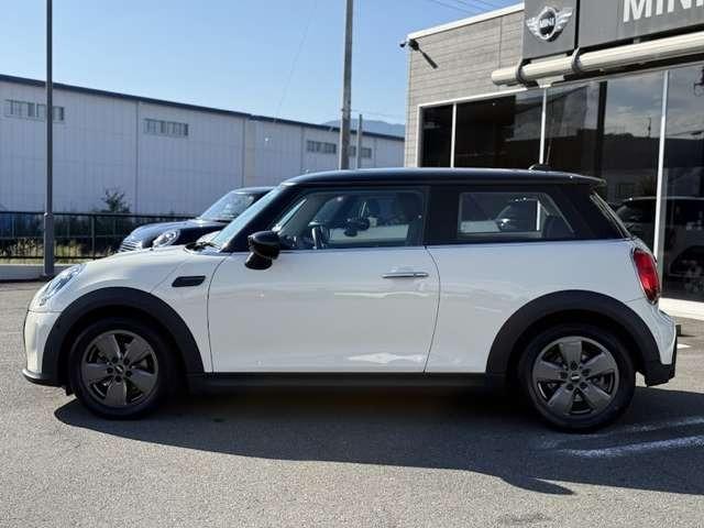 ＭＩＮＩ クーパー　クラシック・トリム　ミニクーパー３ドア・認定中古車・アップルカープレイ・シートヒーター・ＥＴＣ・１６インチ純正ホイール・クルーズコントロール（11枚目）