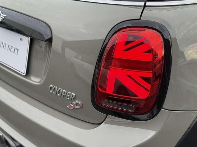 MINI クーパーSD 正規認定中古車 限定車 ナビ ETC ドラレコ バックカメラ  衝突軽減ブレーキ アイドリングストップ 障害物ソナー  アクティブクルコン LEDライト 純正ホイール(10枚目)