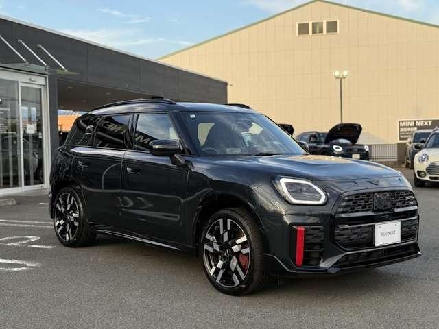 MINI ジョンクーパーワークス カントリーマンオール4JCW サンルーフ正規認定中古車 ナビ ETC ドラレコ バックカメラ  衝突軽減ブレーキ アイドリングストップ 障害物ソナー  アクティブクルコン LEDライト 純正ホイール(3枚目)