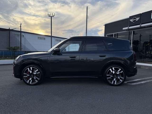 MINI ジョンクーパーワークス カントリーマンオール4JCW サンルーフ正規認定中古車 ナビ ETC ドラレコ バックカメラ  衝突軽減ブレーキ アイドリングストップ 障害物ソナー  アクティブクルコン LEDライト 純正ホイール(9枚目)