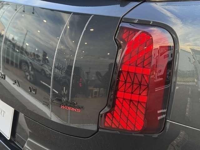 MINI ジョンクーパーワークス カントリーマンオール4JCW サンルーフ正規認定中古車 ナビ ETC ドラレコ バックカメラ  衝突軽減ブレーキ アイドリングストップ 障害物ソナー  アクティブクルコン LEDライト 純正ホイール(15枚目)