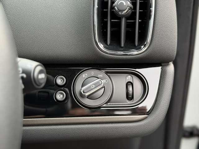 MINI クーパーD クロスオーバー クラシック・トリム 正規認定中古車  applecarplay ETC ドラレコ バックカメラ  衝突軽減ブレーキ アイドリングストップ 障害物ソナー  クルコン LEDライト 純正ホイール(21枚目)