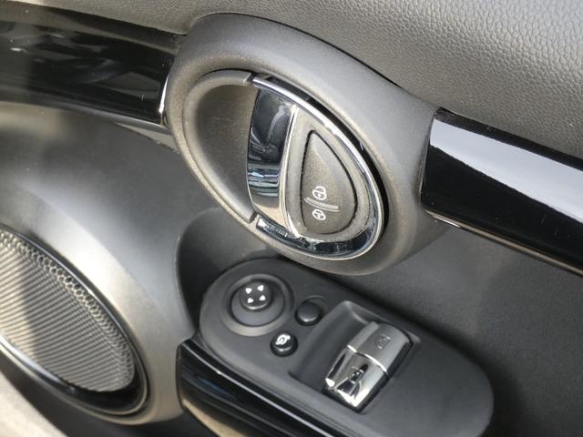 ＭＩＮＩ ジョンクーパーワークス　正規認定中古車　保証整備付　ナビ　ＥＴＣ　バックカメラ　衝突軽減ブレーキ　アイドリングストップ　障害物ソナー　レーンキープ　クルコン　ＬＥＤライト　純正ホイール（24枚目）