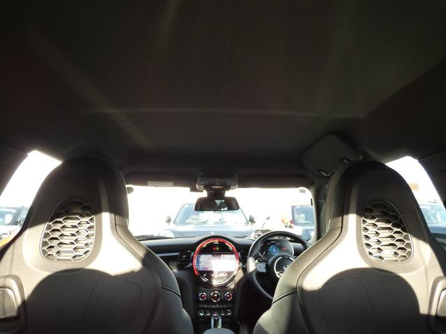 ＭＩＮＩ ジョンクーパーワークス　正規認定中古車　保証整備付　ナビ　ＥＴＣ　バックカメラ　衝突軽減ブレーキ　アイドリングストップ　障害物ソナー　レーンキープ　クルコン　ＬＥＤライト　純正ホイール（29枚目）