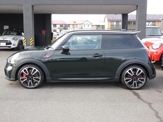 ＭＩＮＩ ジョンクーパーワークス　正規認定中古車　保証整備付　ナビ　ＥＴＣ　バックカメラ　衝突軽減ブレーキ　アイドリングストップ　障害物ソナー　レーンキープ　クルコン　ＬＥＤライト　純正ホイール（41枚目）