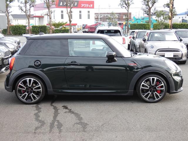 ＭＩＮＩ ジョンクーパーワークス　正規認定中古車　保証整備付　ナビ　ＥＴＣ　バックカメラ　衝突軽減ブレーキ　アイドリングストップ　障害物ソナー　レーンキープ　クルコン　ＬＥＤライト　純正ホイール（42枚目）