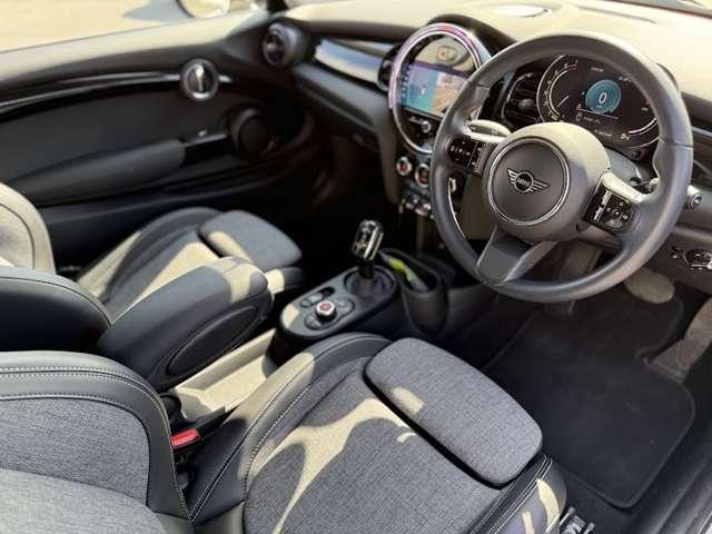 ＭＩＮＩ クーパー　認定中古車　保証整備付　　ＥＴＣ　バックカメラ　　衝突軽減ブレーキ　アイドリングストップ　　アクティブクルコン　　純正ホイール（6枚目）