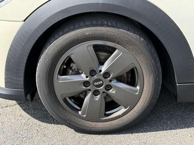ＭＩＮＩ クーパー　認定中古車　保証整備付　　ＥＴＣ　バックカメラ　　衝突軽減ブレーキ　アイドリングストップ　　アクティブクルコン　　純正ホイール（8枚目）