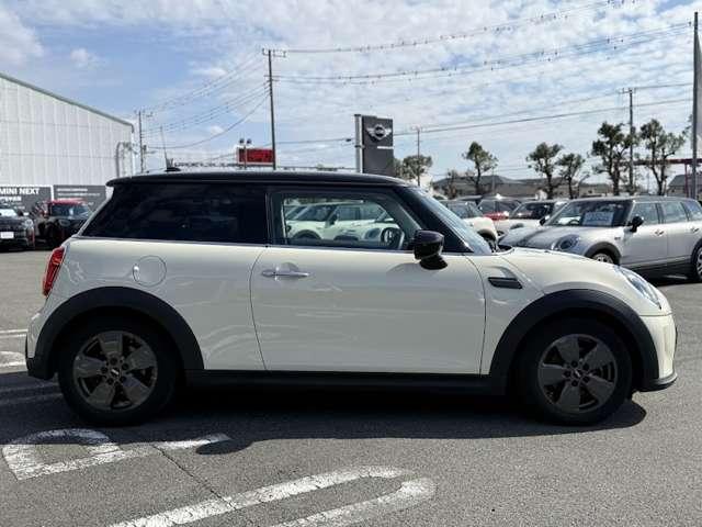 ＭＩＮＩ クーパー　認定中古車　保証整備付　　ＥＴＣ　バックカメラ　　衝突軽減ブレーキ　アイドリングストップ　　アクティブクルコン　　純正ホイール（12枚目）