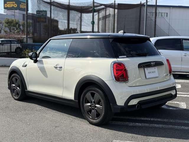 ＭＩＮＩ クーパー　認定中古車　保証整備付　　ＥＴＣ　バックカメラ　　衝突軽減ブレーキ　アイドリングストップ　　アクティブクルコン　　純正ホイール（15枚目）