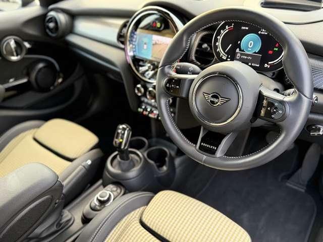 ＭＩＮＩ クーパーＳ　レゾリュート・エディション　認定中古車・アップルカープレイ・１８インチ純正ホイール・ＥＴＣ・ヘッドアップディスプレイ・クルーズコントロール・シートヒーター（6枚目）