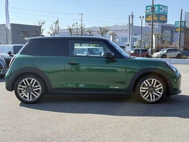 ＭＩＮＩ クーパーＳ　クラシック・トリム　ナビ　ＥＴＣ　バックカメラ　電動シート　衝突軽減ブレーキ　アイドリングストップ　障害物ソナー　レーンキープ（12枚目）