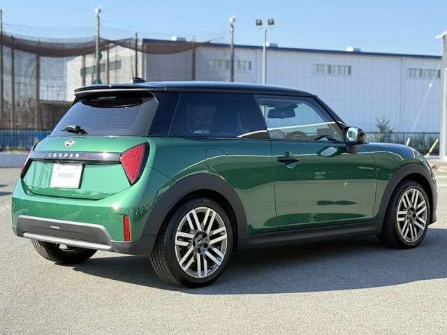 ＭＩＮＩ クーパーＳ　クラシック・トリム　ナビ　ＥＴＣ　バックカメラ　電動シート　衝突軽減ブレーキ　アイドリングストップ　障害物ソナー　レーンキープ（13枚目）