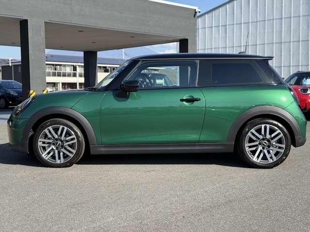 ＭＩＮＩ クーパーＳ　クラシック・トリム　ナビ　ＥＴＣ　バックカメラ　電動シート　衝突軽減ブレーキ　アイドリングストップ　障害物ソナー　レーンキープ（17枚目）