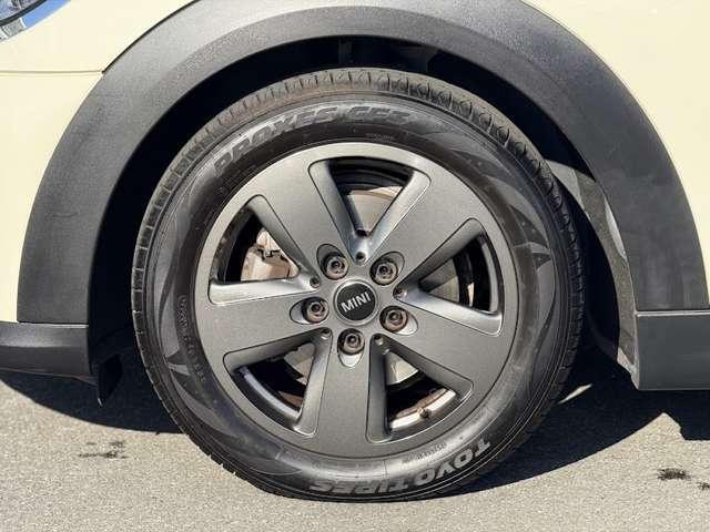 ＭＩＮＩ クーパーＤ　クラシック・トリム　ミニクーパーＤ５ドア・認定中古車・１６インチ純正ホイール・ＥＴＣ・アップルカープレ・ＡＣＣ（8枚目）