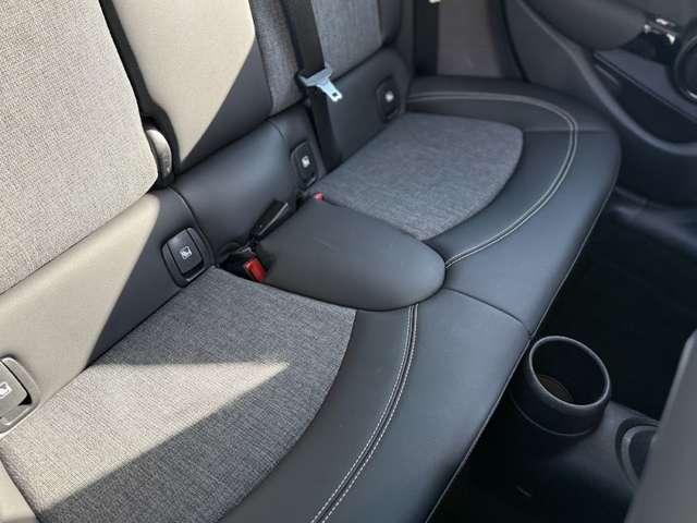 ＭＩＮＩ クーパーＤ　クラシック・トリム　ミニクーパーＤ５ドア・認定中古車・１６インチ純正ホイール・ＥＴＣ・アップルカープレ・ＡＣＣ（35枚目）