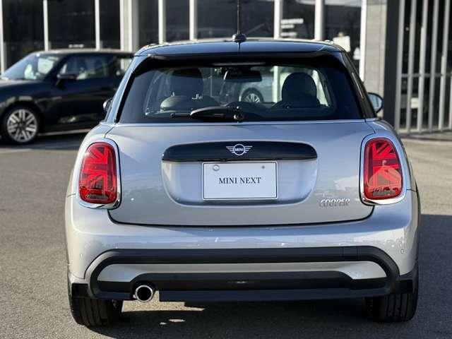 MINI クーパー プレミアムプラスパッケージクラシックトリム applecarplay ETC ドラレコ バックカメラ アクティブクルーズ 衝突軽減ブレーキ アイドリングストップ 障害物ソナー 純正ホイール(17枚目)