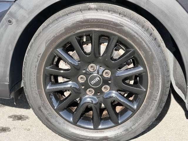 ＭＩＮＩ クーパー　クラシック・トリム　プレミアムプラスＰＫ・１６インチ純正ホイール・アップルカープレイ・ＥＴＣ・シートヒーター・クルコン（9枚目）