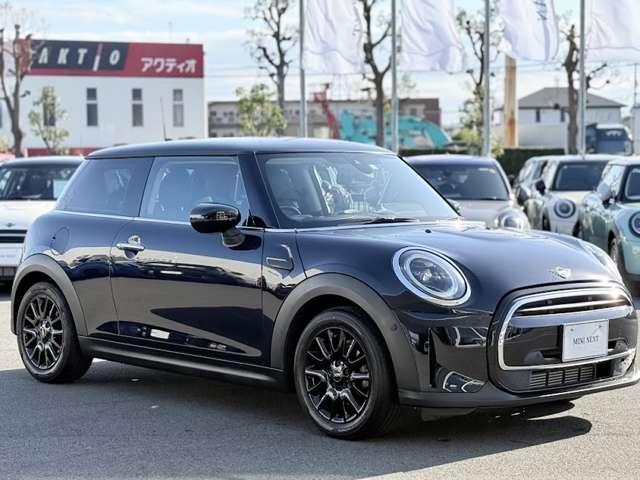 ＭＩＮＩ クーパー　クラシック・トリム　プレミアムプラスＰＫ・１６インチ純正ホイール・アップルカープレイ・ＥＴＣ・シートヒーター・クルコン（12枚目）