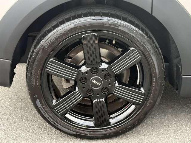 ＭＩＮＩ クーパーＳＤ　クラシック・トリム　ミニクーパーＳＤ５ドア・認定中古車・ブラウンレザー・シートヒーター・ドラレコ・ＥＴＣ・クルーズコントロール・アップルカープレイ・１７インチ純正ホイール（4枚目）