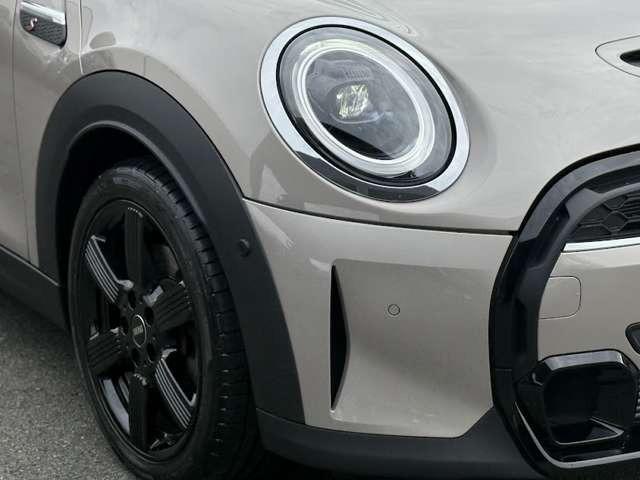 ＭＩＮＩ クーパーＳＤ　クラシック・トリム　ミニクーパーＳＤ５ドア・認定中古車・ブラウンレザー・シートヒーター・ドラレコ・ＥＴＣ・クルーズコントロール・アップルカープレイ・１７インチ純正ホイール（7枚目）