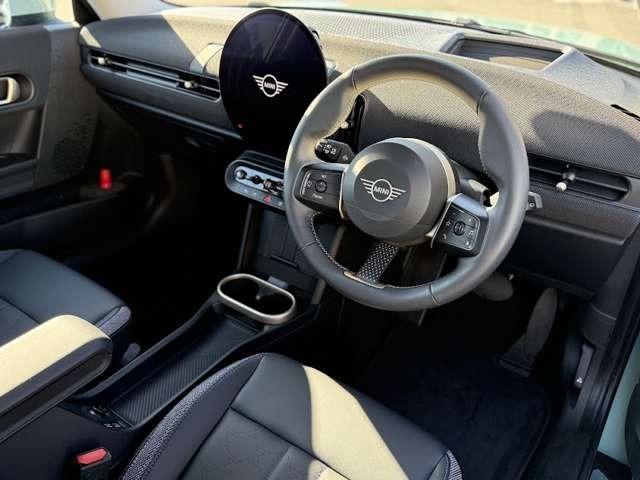 ＭＩＮＩ クーパーＣ　クラシック・トリム　クラシックトリム　正規認定中古車　保証整備付　ナビ　ＥＴＣ　バックカメラ　衝突軽減ブレーキ　アイドリングストップ　障害物ソナー　レーンキープ　アクティブクルコン　ＬＥＤライト　純正ホイール（2枚目）