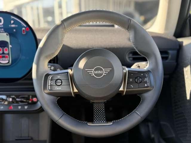 ＭＩＮＩ クーパーＣ　クラシック・トリム　クラシックトリム　正規認定中古車　保証整備付　ナビ　ＥＴＣ　バックカメラ　衝突軽減ブレーキ　アイドリングストップ　障害物ソナー　レーンキープ　アクティブクルコン　ＬＥＤライト　純正ホイール（13枚目）