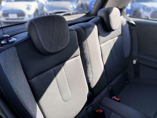 ＭＩＮＩ クーパーＣ　クラシック・トリム　クラシックトリム　正規認定中古車　保証整備付　ナビ　ＥＴＣ　バックカメラ　衝突軽減ブレーキ　アイドリングストップ　障害物ソナー　レーンキープ　アクティブクルコン　ＬＥＤライト　純正ホイール（27枚目）