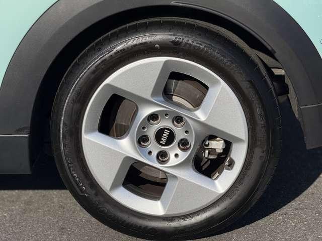 ＭＩＮＩ クーパーＣ　クラシック・トリム　クラシックトリム　正規認定中古車　保証整備付　ナビ　ＥＴＣ　バックカメラ　衝突軽減ブレーキ　アイドリングストップ　障害物ソナー　レーンキープ　アクティブクルコン　ＬＥＤライト　純正ホイール（30枚目）