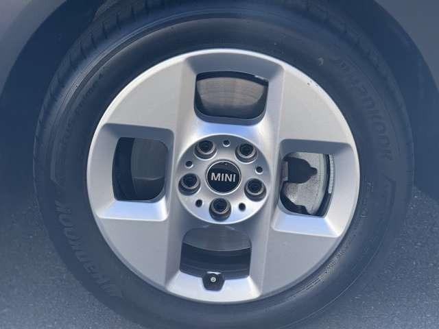 ＭＩＮＩ クーパーＣ　クラシック・トリム　クラシックトリム　正規認定中古車　保証整備付　ナビ　ＥＴＣ　バックカメラ　衝突軽減ブレーキ　アイドリングストップ　障害物ソナー　レーンキープ　アクティブクルコン　ＬＥＤライト　純正ホイール（31枚目）