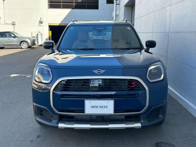 ＭＩＮＩ カントリーマンＳオール４　フェイバード・トリム　正規認定中古車　保証整備付　弊社試乗車　ナビ　ＥＴＣ　ドラレコ　バックカメラ　衝突軽減ブレーキ　アイドリングストップ　障害物ソナー　レーンキープ　アクティブクルコン　ＬＥＤライト　純正ホイール（2枚目）