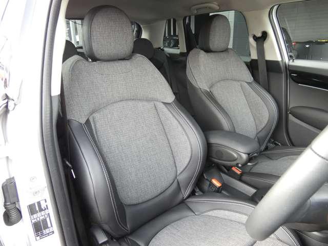 �V�[�g�́A�ւ���E�j��Ȃǂ��Ȃ��A�L���C�ȏ�Ԃł��I