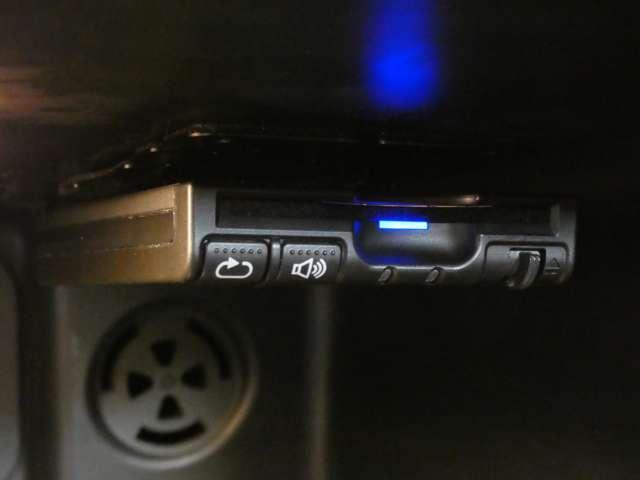 �d�s�b�́A�O���[�u�{�b�N�X���ɑ�������Ă��܂��I